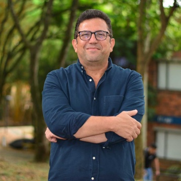 Juan Carlos Martínez Arias, profesor de la Javeriana Cali Juan Carlos Martínez Arias, profesor de la Javeriana Cali