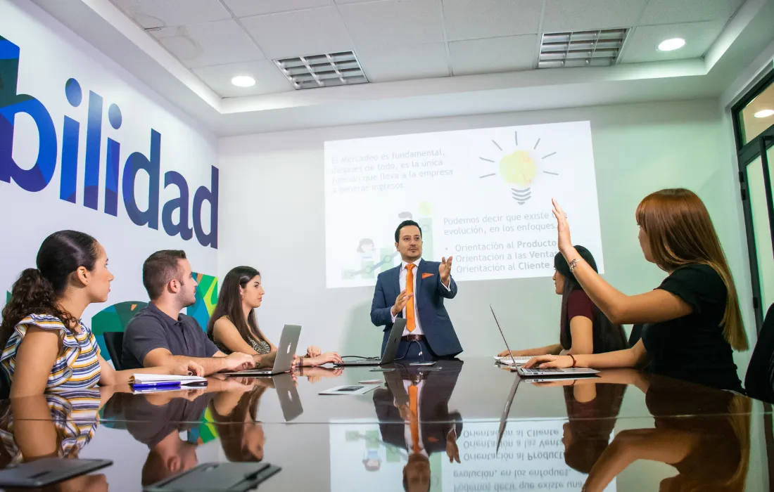 Somos la universidad #1 en negocios, economía y Psicología en la región, según ranking THE Somos la universidad #1 en negocios, economía y Psicología en la región, según ranking THE