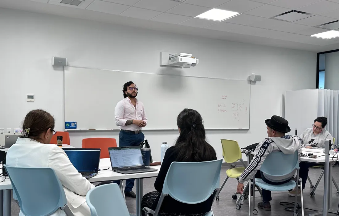 El Tecnológico de Monterrey invitó a un experto de la Pontificia Universidad Javeriana Cali El Tecnológico de Monterrey invitó a un experto de la Pontificia Universidad Javeriana Cali