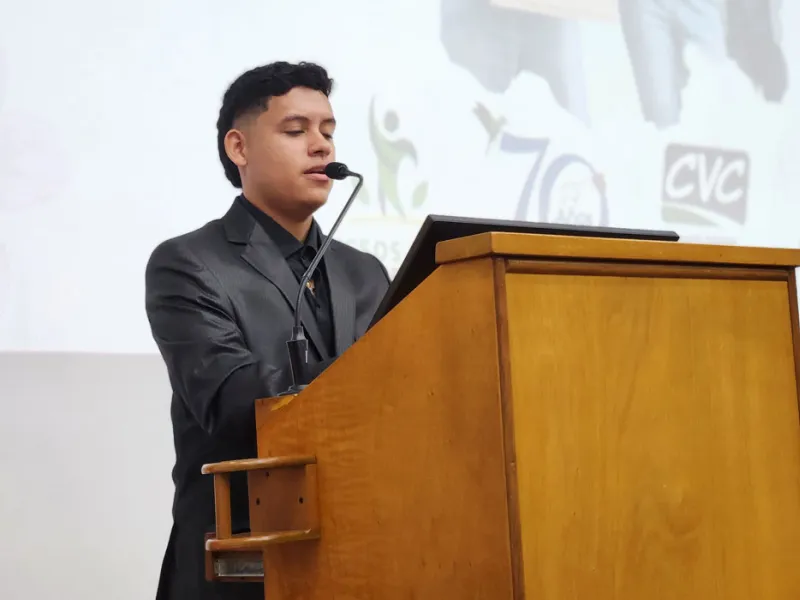 De auxiliar de policía a futuro biólogo: la inspiradora historia de José Alejandro Cardona, un verdadero Teso por el Ambiente De auxiliar de policía a futuro biólogo: la inspiradora historia de José Alejandro Cardona, un verdadero Teso por el Ambiente
