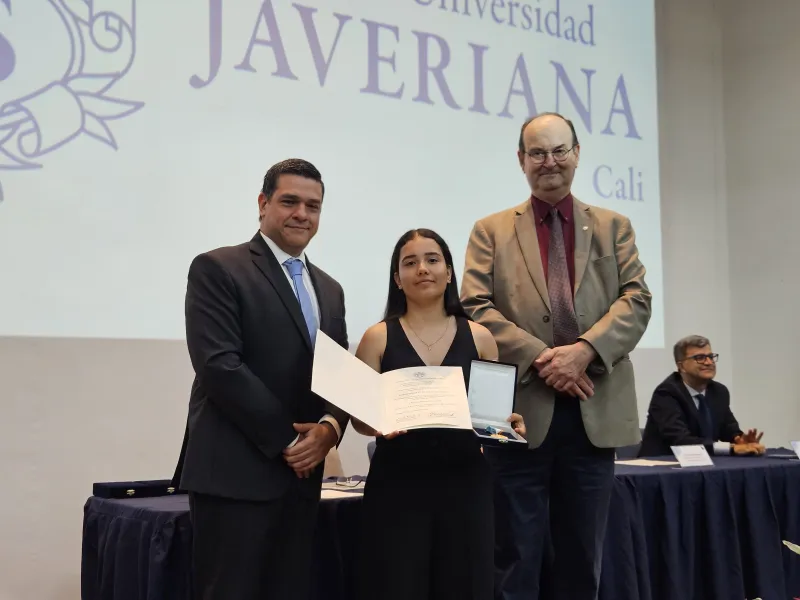 Cruz San Pedro Claver: 25 estudiantes reconocidos por sus calidades humanas y espíritu javeriano Cruz San Pedro Claver: 25 estudiantes reconocidos por sus calidades humanas y espíritu javeriano